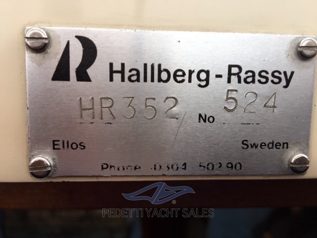Hallberg Rassy 352